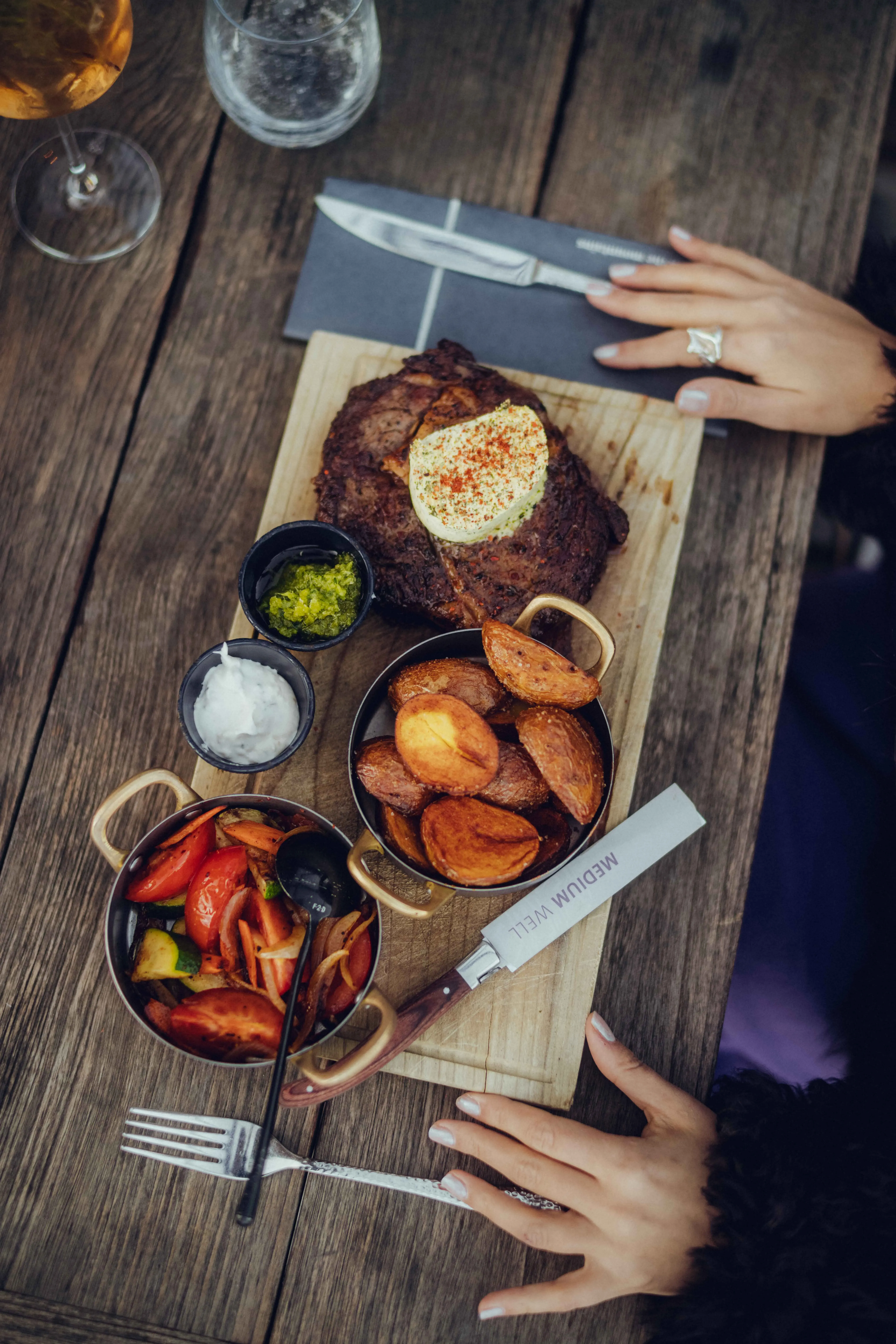Spezialitäten vom Holzkohlegrill